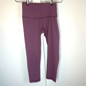 Women’s Athletic Capri Pants